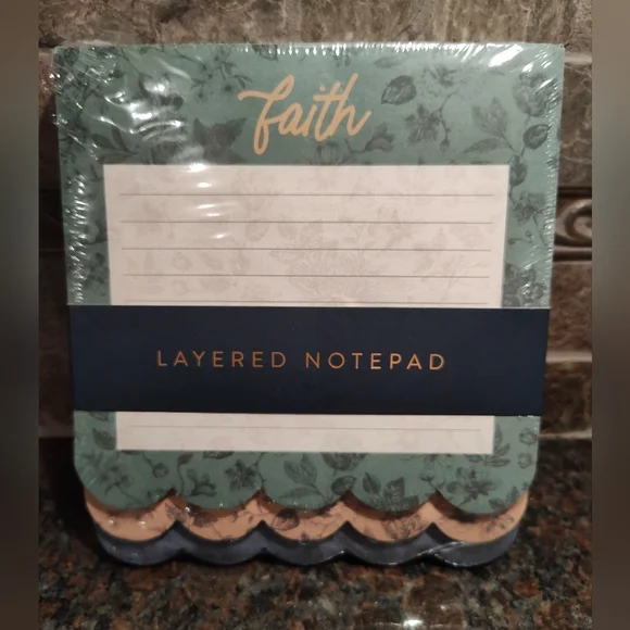 Eccolo Faith Layered Scalloped Notepad Set - Picture 1 of 6